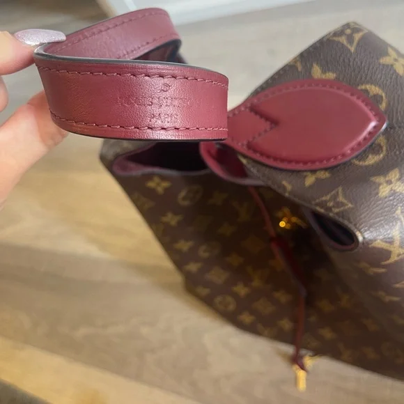 Authentic Louis Vuitton Purse - Picture 11 of 13